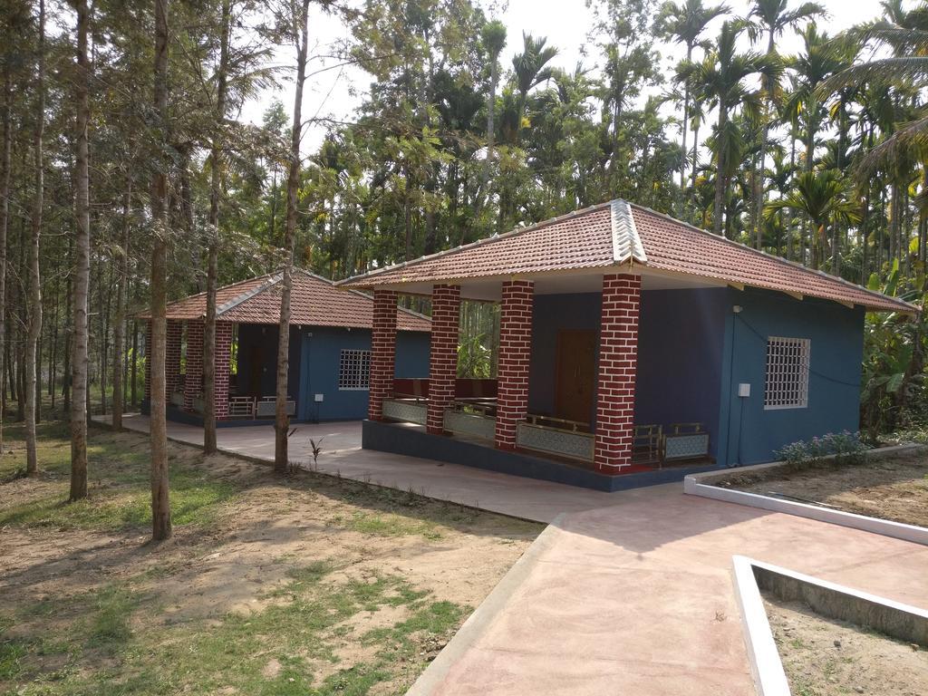 The Shades Holiday Homes Kushālnagar Buitenkant foto