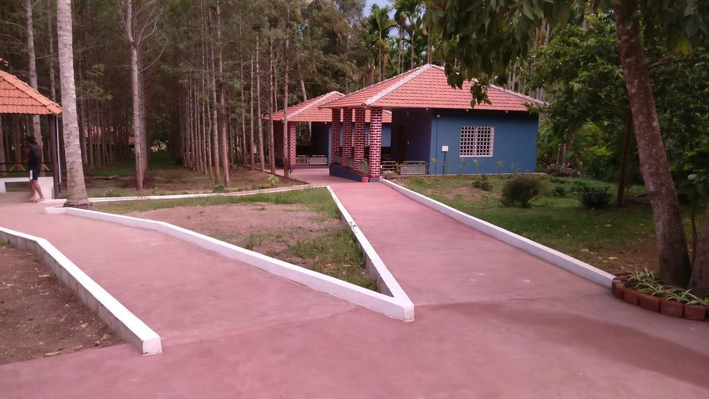 The Shades Holiday Homes Kushālnagar Buitenkant foto